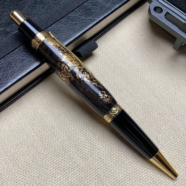 Кулькова ручка ручної роботи NV-062 дерево мореного дуба і золота поталь