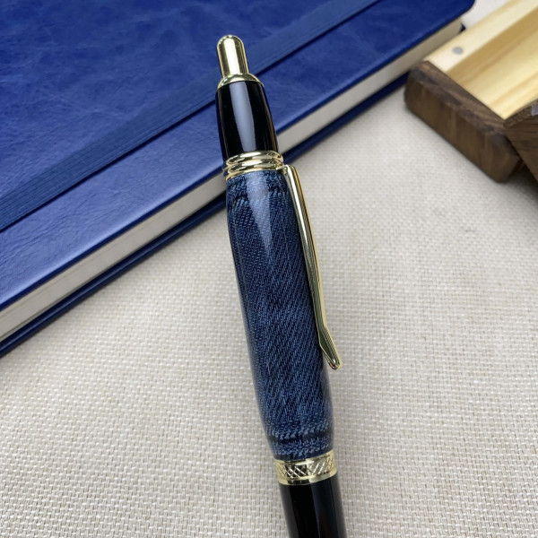 Кулькова ручка ручної роботи NV-040, джинсова тканина та епоксидна смола