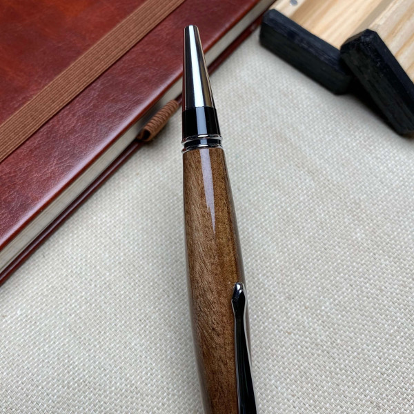 Унікальна кулькова ручка NV-173 виготовлена із деревини горіха