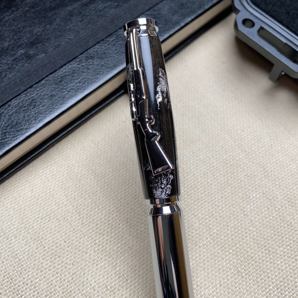 Кулькова ручка ручної роботи NV-060 дерево мореного дуба і срібна поталь