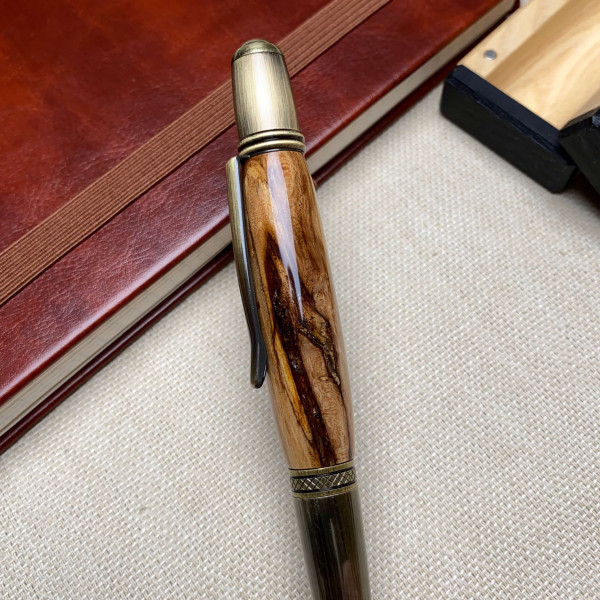 Унікальна кулькова ручка ручної роботи NV-040 виготовлена із кореня тополі