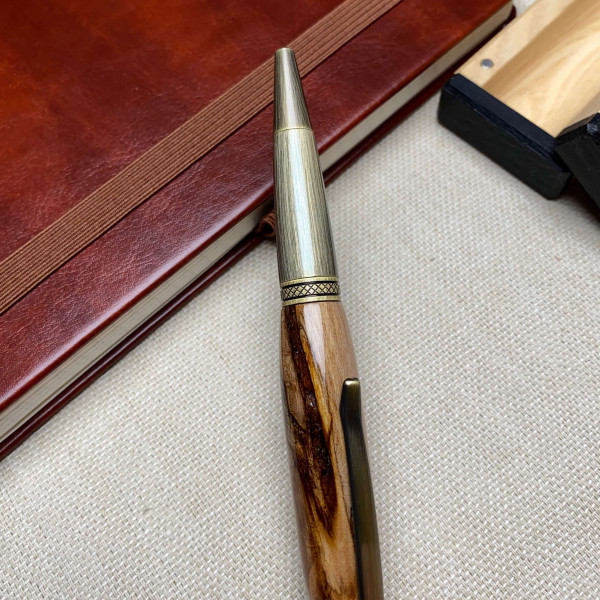 Унікальна кулькова ручка ручної роботи NV-040 виготовлена із кореня тополі