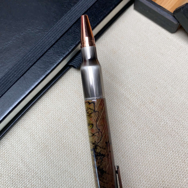 Унікальна кулькова ручка із механізмом затвору NV-084 виготовлена із деревини модифікованого шпальтового бука