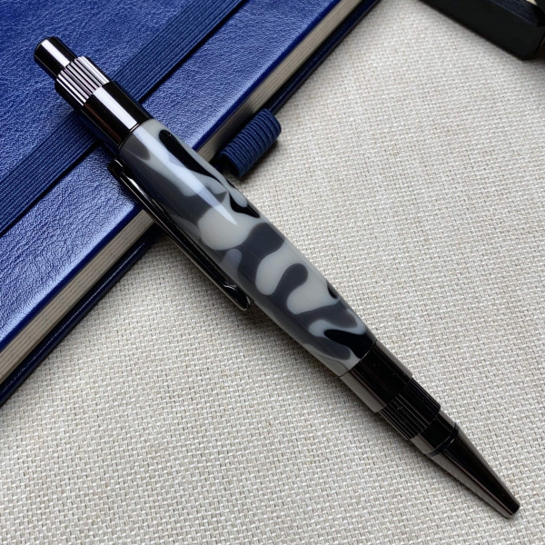 Кулькова ручка NV-131  виготовлена спеціального мілітарі акрилу