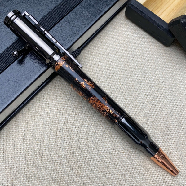 Унікальна кулькова ручка із механізмом затвору NV-084 з мореного дуба та бронзової поталі