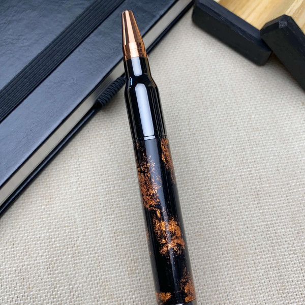 Унікальна кулькова ручка із механізмом затвору NV-084 з мореного дуба та бронзової поталі