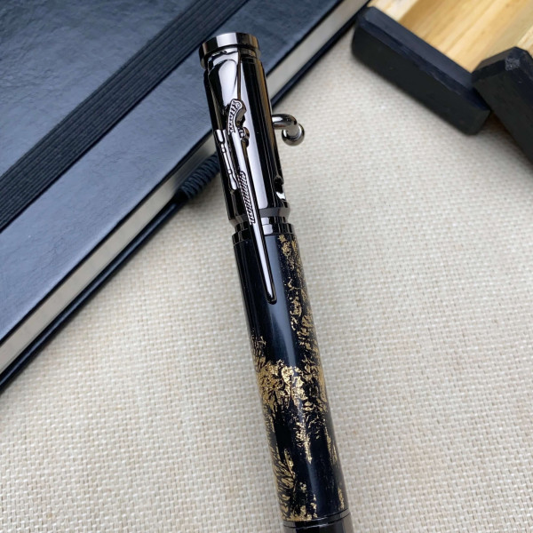 Унікальна кулькова ручка із механізмом затвору NV-084 з мореного дуба та золотої поталі