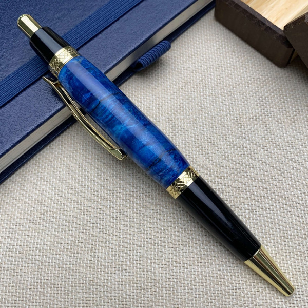 Кулькова ручка ручної роботи NV-062 виготовлена із деревини капового клена