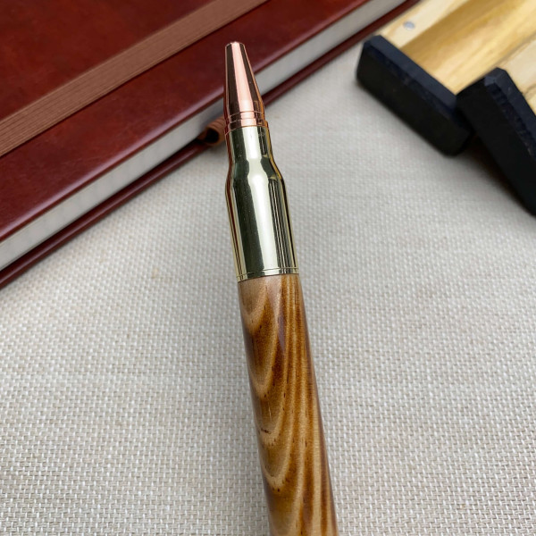 Кулькова ручка із механізмом затвору NV-084 виготовлена із обпаленої деревини сосни