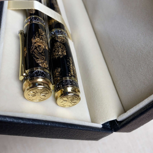 Подарунковий футляр зі шкіри F-04 для 1/2 ручок