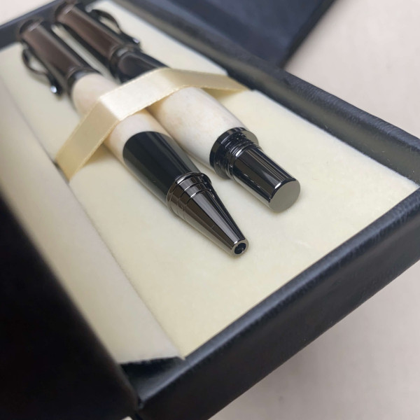 Подарунковий футляр для 1/2 ручок F-05 екошкіра (чорний)