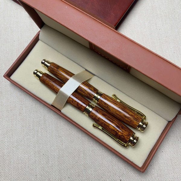 Подарунковий футляр для 1/2 ручок F-05 екошкіра (коричневий)