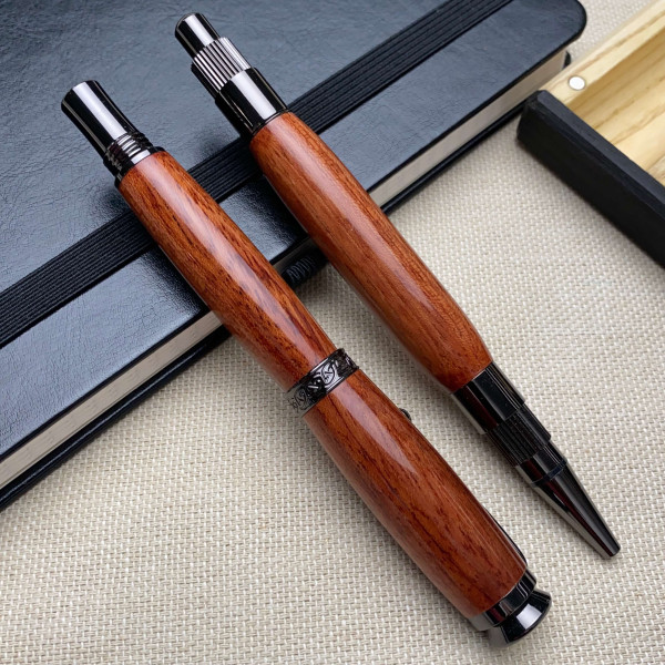 Подарунковий комплект ручок ручної роботи NV-448/131 червоне дерево - падук