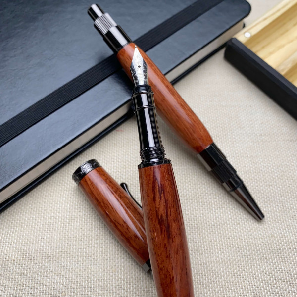 Подарунковий комплект ручок ручної роботи NV-448/131 червоне дерево - падук