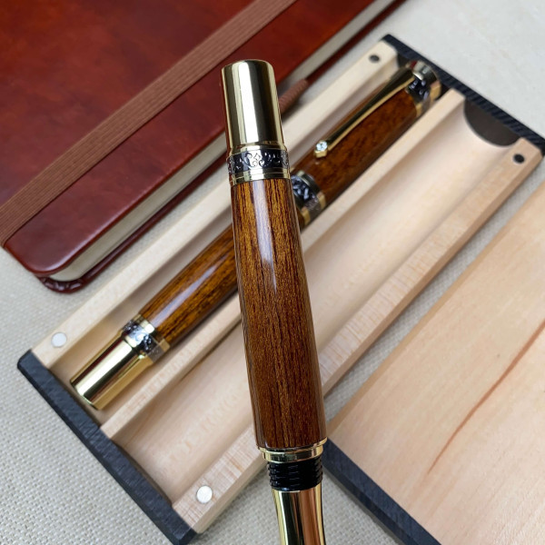 Подарунковий комплект ручок ручної роботи NV-516 тропічне червоне дерева - мербау