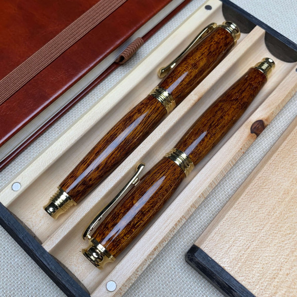 Подарунковий комплект ручок ручної роботи NV-355 тропічне червоне дерева - мербау