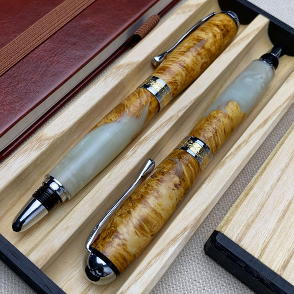 Подарунковий комплект ручок ручної роботи NV-210, дерево капового клена та епоксидна смола