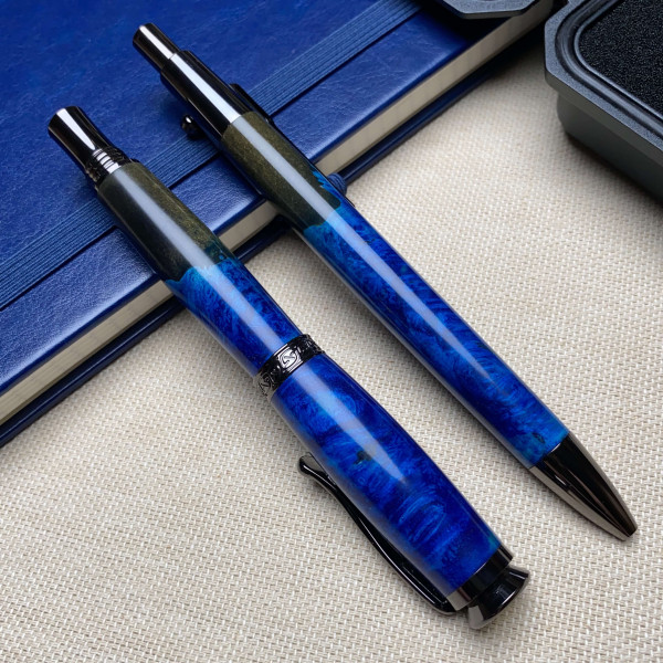 Унікальний подарунковий комплект ручок NV-448/337 виготовлений із деревини капового клена та епоксидна смола