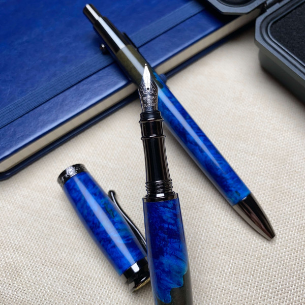 Унікальний подарунковий комплект ручок NV-448/337 виготовлений із деревини капового клена та епоксидна смола