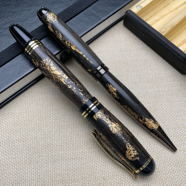 Подарунковий комплект ручок ручної роботи NV-071/009 виготовлений із дерева мореного дуба та золотої поталі