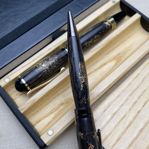 Подарунковий комплект ручок ручної роботи NV-071/009 виготовлений із дерева мореного дуба та золотої поталі