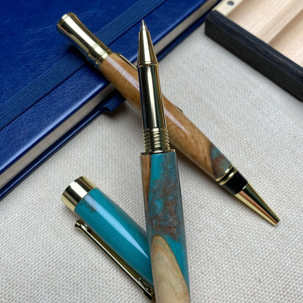 Унікальний комплект ручної роботи: ручка-ролер + кулькова NV-341/173 дерево дуба та епоксидна смола