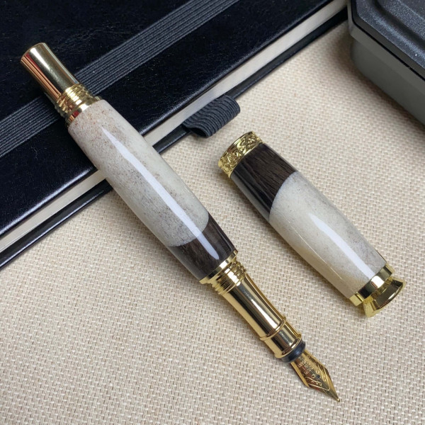 Унікальна перова ручка ручної роботи NV-448 справжній оленячий ріг + дерево мореного дуба