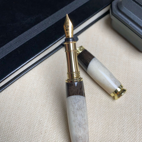 Унікальна перова ручка ручної роботи NV-448 справжній оленячий ріг + дерево мореного дуба