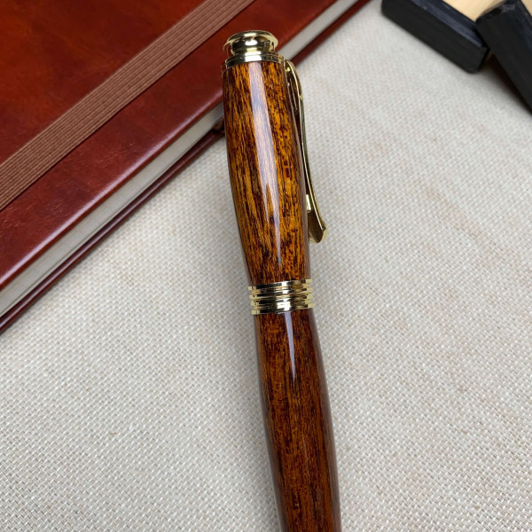 Подарункова перова ручка NV-355 ручної роботи, виготовлена із тропічного дерева - мербау