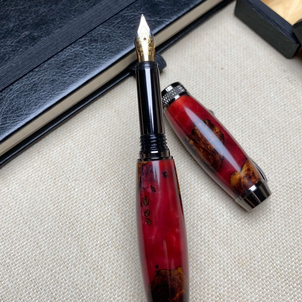 Унікальна перова ручка ручної роботи NV-694 дерево капового клена та епоксидна смола