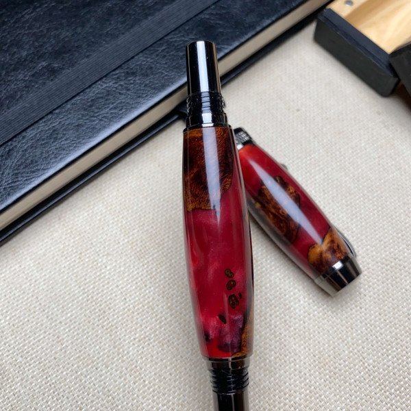 Унікальна перова ручка ручної роботи NV-694 дерево капового клена та епоксидна смола