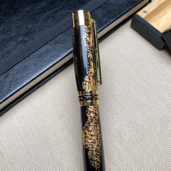 Перова ручка ручної роботи NV-272 дерево мореного дуба та золота поталь