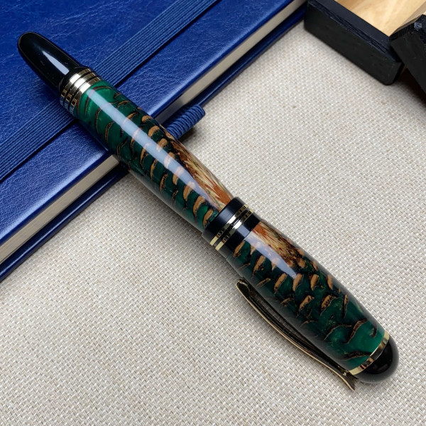 Унікальна перова ручка NV-071 ручної роботи, виготовлена із справжньої шишки та епоксидної смоли