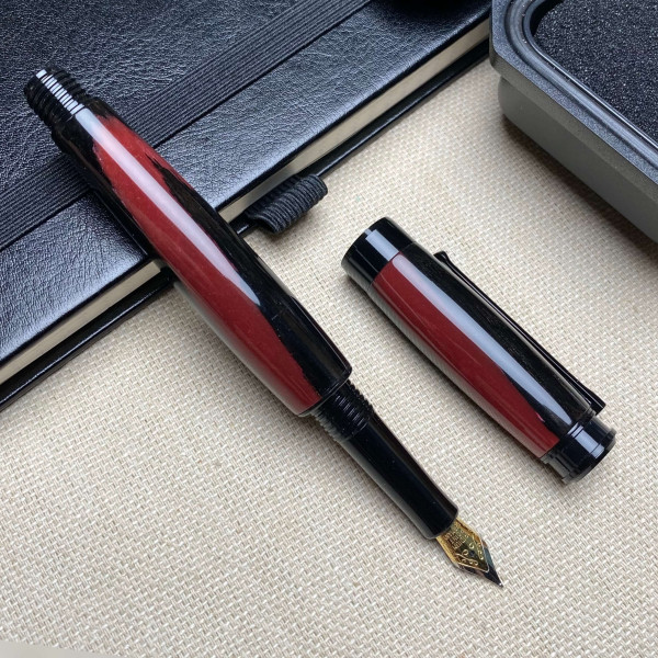 Унікальна перова ручка ручної роботи NV-341 дерево мореного дуба та епоксидна смола