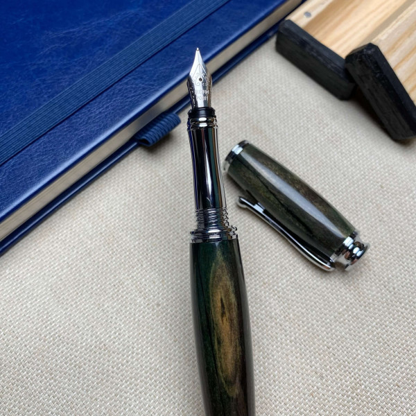 Подарункова перова ручка NV-355 ручної роботи виготовлена із модифікованої деревини сосни