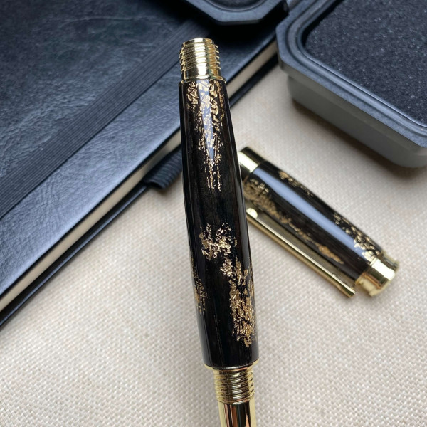 Перова ручка ручної роботи NV-341 дерево мореного дуба і золота поталь
