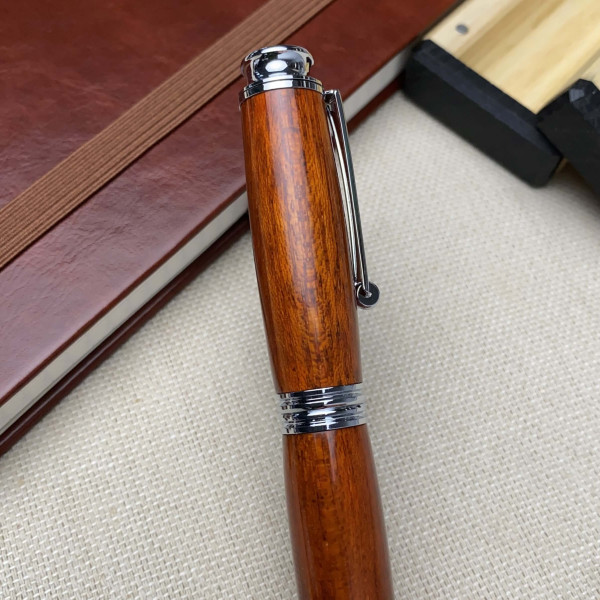 Подарункова перова ручка NV-355 ручної роботи, виготовлена із тропічного дерева - мербау