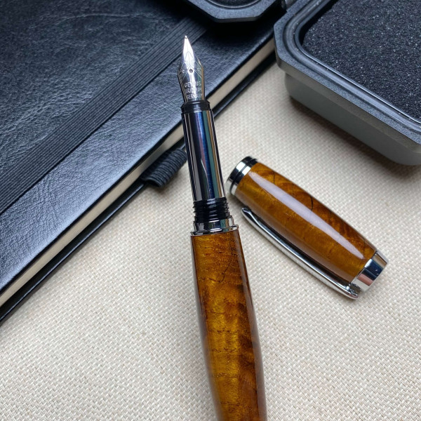 Перова ручка ручної роботи NV-051 модифіковане японське коркове дерево