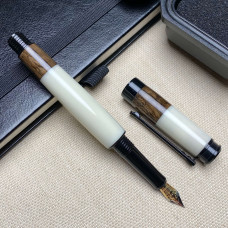 Унікальна перова ручка NV-341 дерево мореного дуба та епоксидна смола