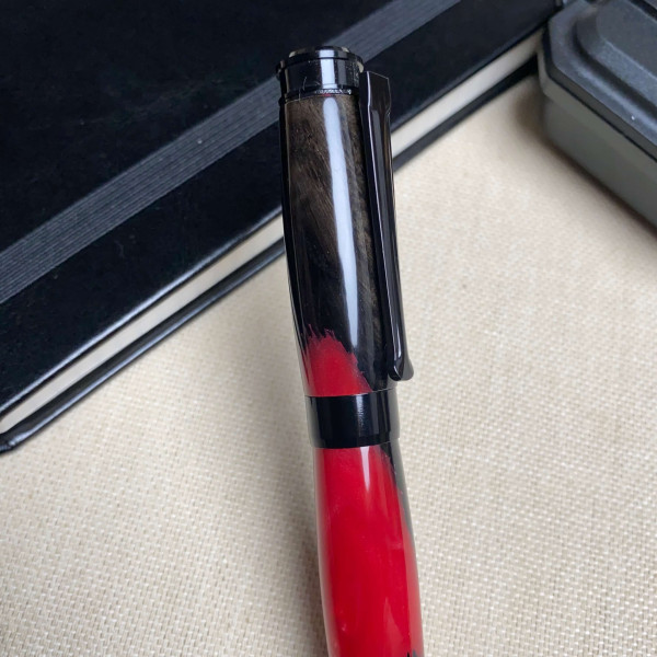 Унікальна перова ручка ручної роботи NV-341 дерево мореного дуба та епоксидна смола