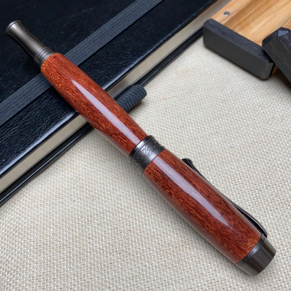 Перова ручка ручної роботи NV-308 із бразильського рожевого дерева - палісандр