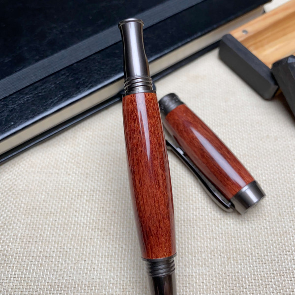 Перова ручка ручної роботи NV-308 із бразильського рожевого дерева - палісандр