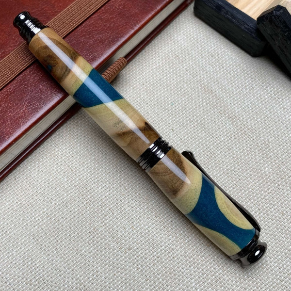 Унікальна перова ручка ручної роботи NV-355 дерево горіха і епоксидна смола