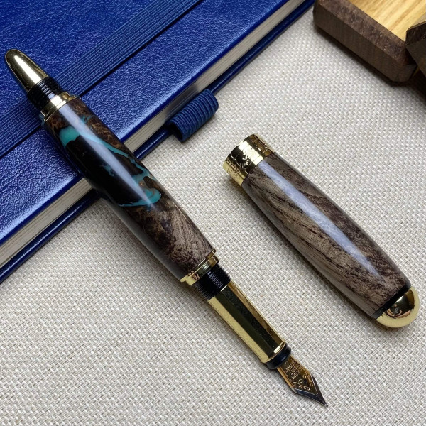 Унікальна перова ручка ручної роботи NV-210 виготовлена із деревини мореного ясена та епоксидної смоли
