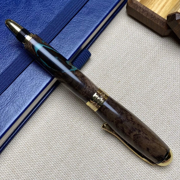 Унікальна перова ручка ручної роботи NV-210 виготовлена із деревини мореного ясена та епоксидної смоли