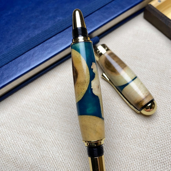 Унікальна перова ручка ручної роботи NV-210, дерево горіха та епоксидна смола