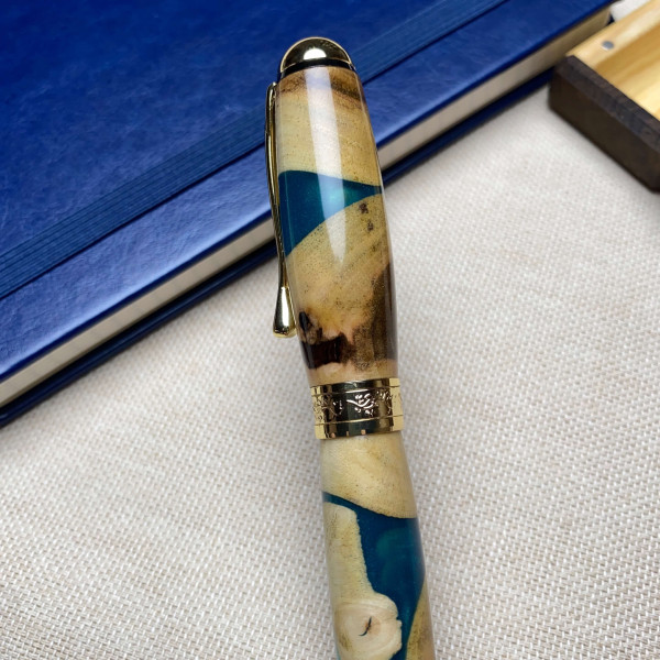 Унікальна перова ручка ручної роботи NV-210, дерево горіха та епоксидна смола
