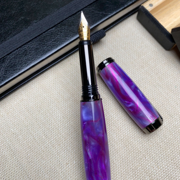 Перова ручка ручної роботи NV-051, акрил