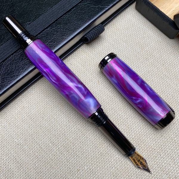 Перова ручка ручної роботи NV-051, акрил