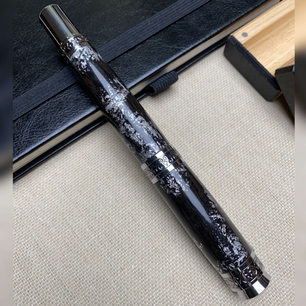 Перова ручка ручної роботи NV-516, дерево мореного дуба та срібна поталь